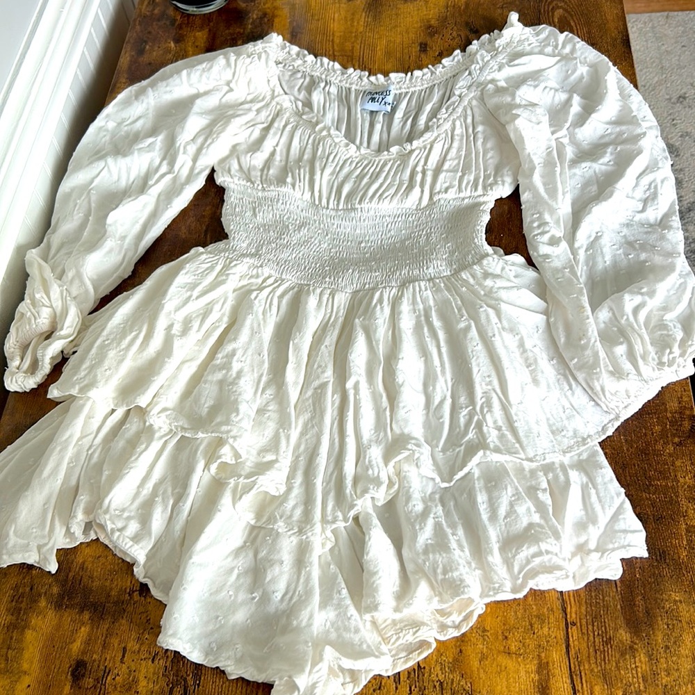 Princess Polly size 6 white mini skort